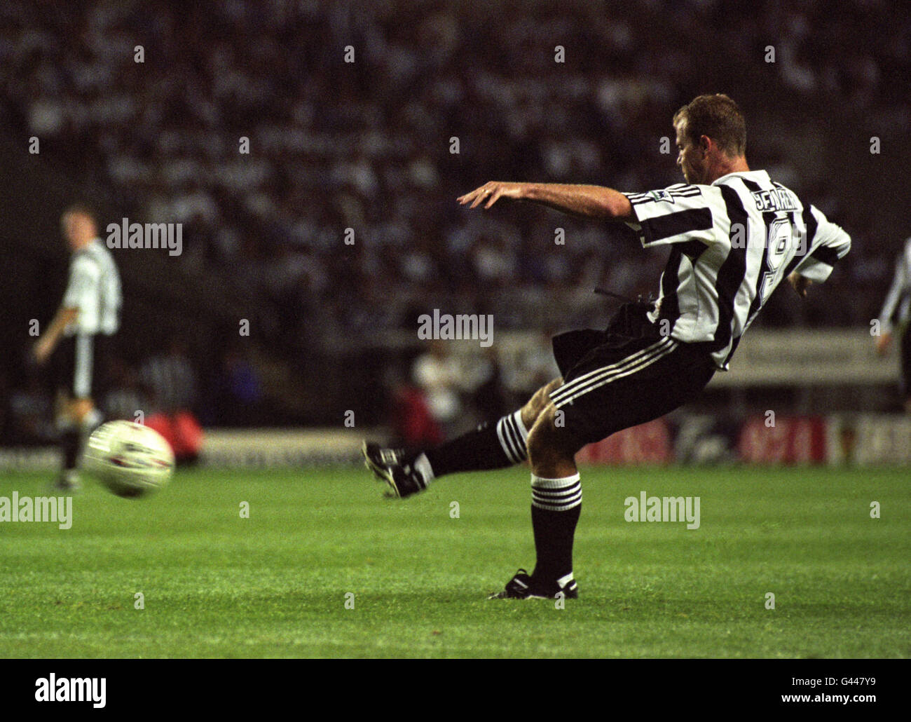 S alan shearer hi-res stock photography and images - Alamy