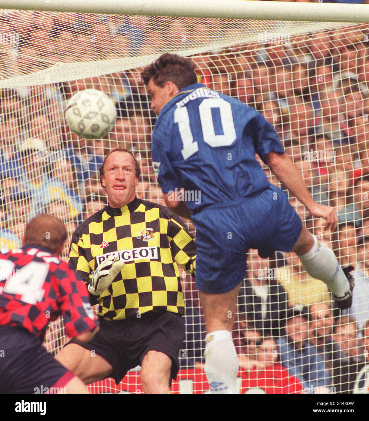 Chelsea's Mark Hughes mounts an early attack on the Coventry goal in today's (Saturday) Premiership match at Stamford Bridge. Photo by Neil Munns/PA Stock Photo