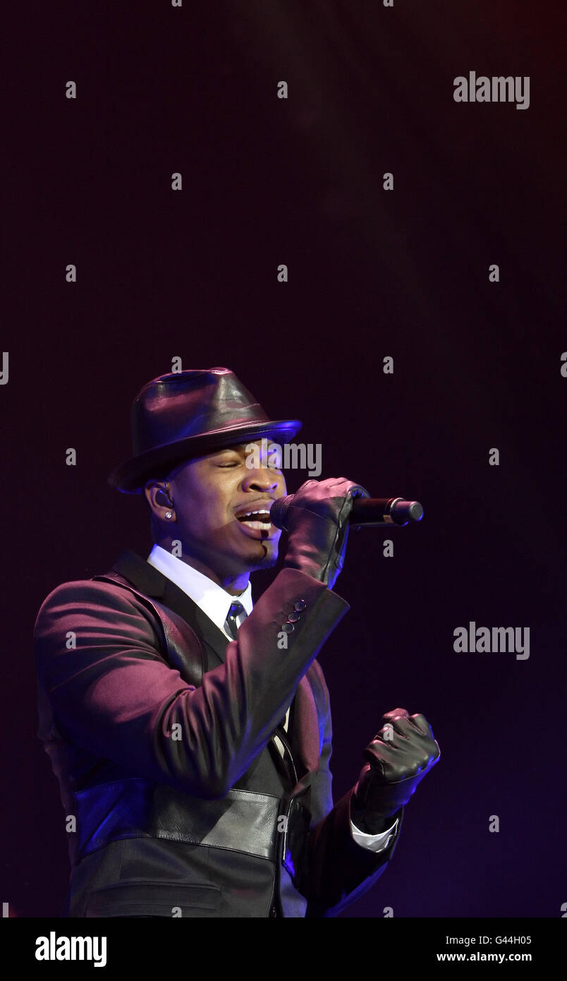 Ne Yo Performance Ne yo hi-res stock photography and images - Alamy