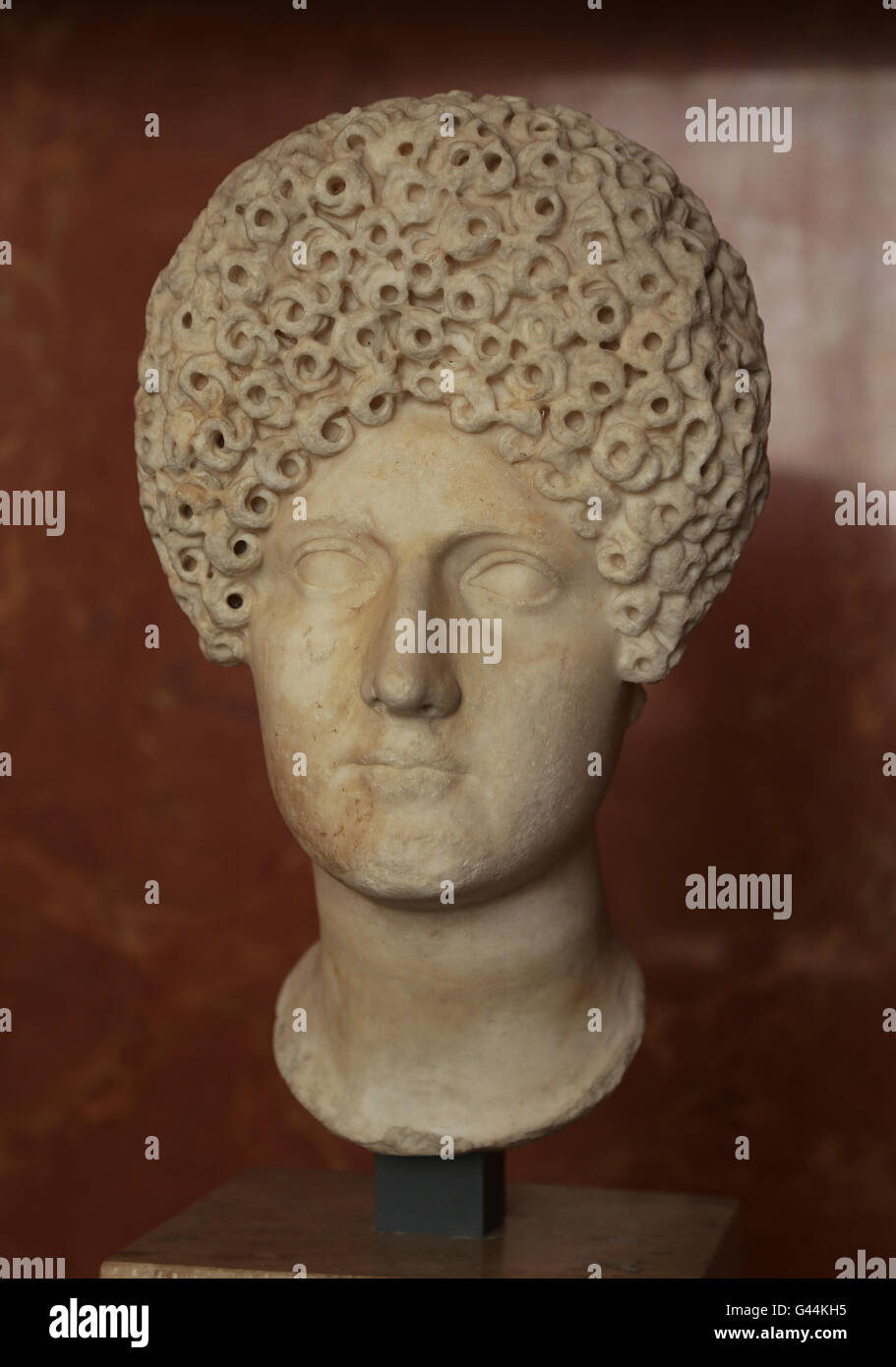 Roman era. Portrait of a woman of the Flavian period. Marble. 1st
