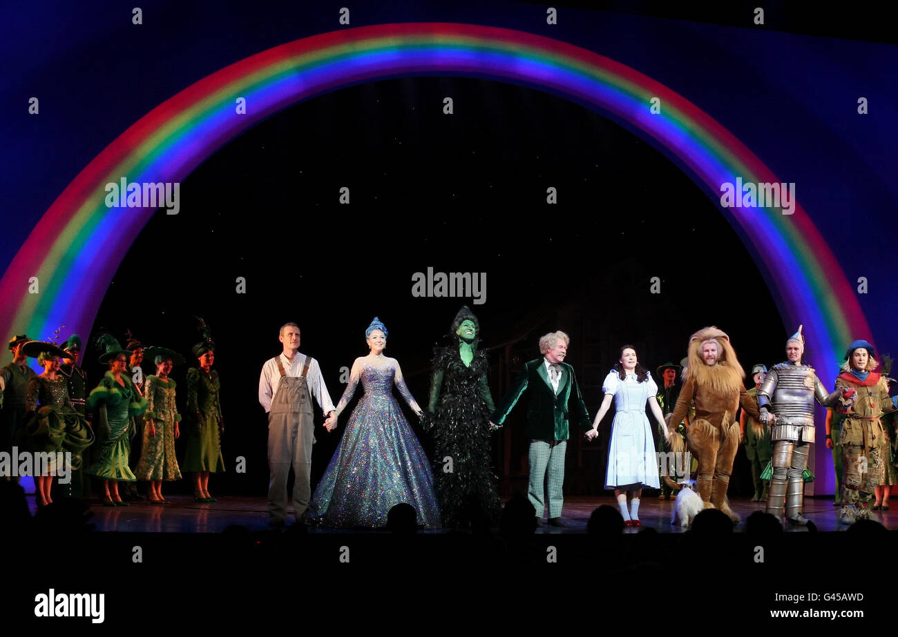 The wizard of oz cast hires stock photography and images Alamy