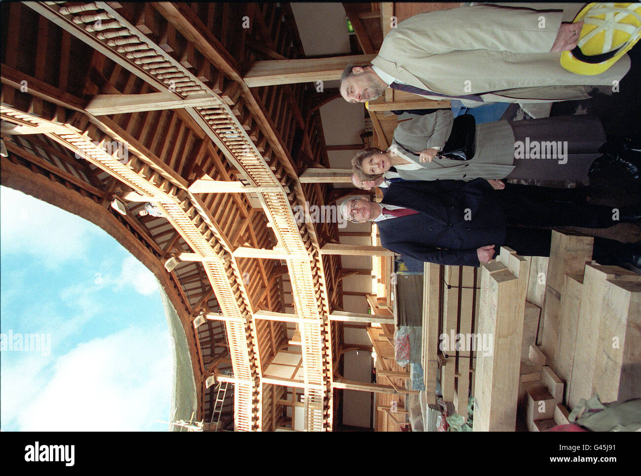 1599 globe theatre hi-res stock photography and images - Alamy