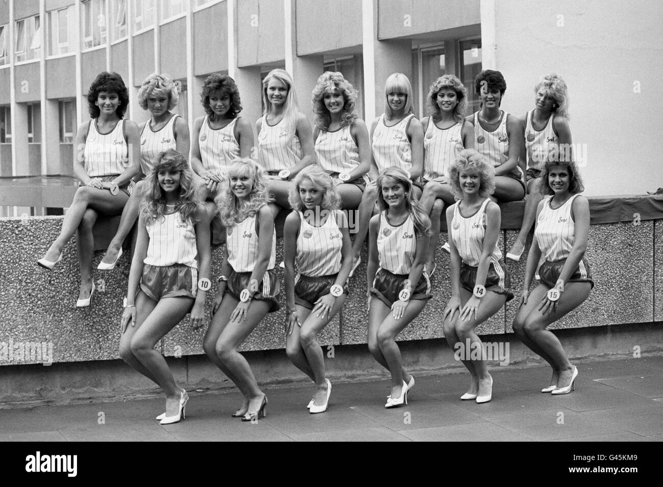 Final 15 of the United Kingdom contest line-up in London. Fromleft, back: Lesley-Anne Steele - Miss Blackpool; Lise Williams - Miss Caernarvon; Maria Rice-Mundy - Miss Chichester; Joanne Sedgley - Miss England; Linzi Butler - Miss Liverpool; Suzanne Younger (Miss Mold); Melanie Hoad - Miss Newhaven; Karen Duncan - Miss Northern Ireland; and Jacqueline Brookes - Miss Nottingham. Front row: Victoria Ellis - Miss Oldham; Carolyn Hodgson - Miss Scarborough; Natalie Devlin - Miss Scotland; Gillian Bell - Miss Southport; Tracey Rowlands - Miss Wales and Alison Slack - Miss Worksop. Stock Photo
