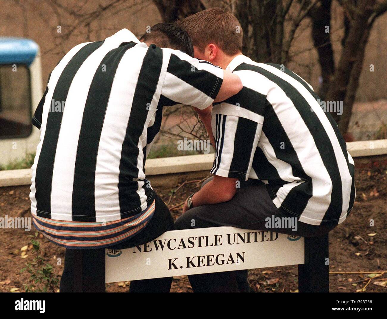 Vacant slot, the car park space for Kevin Keegan is mourned over by fans at St James Park today (Wednesday) after the shock resignation by Keegan as manager of Newcsatle United. Photo by John Giles.PA. SEE PA STORIES SOCCER Keegan and SPORT Keegan. Stock Photo
