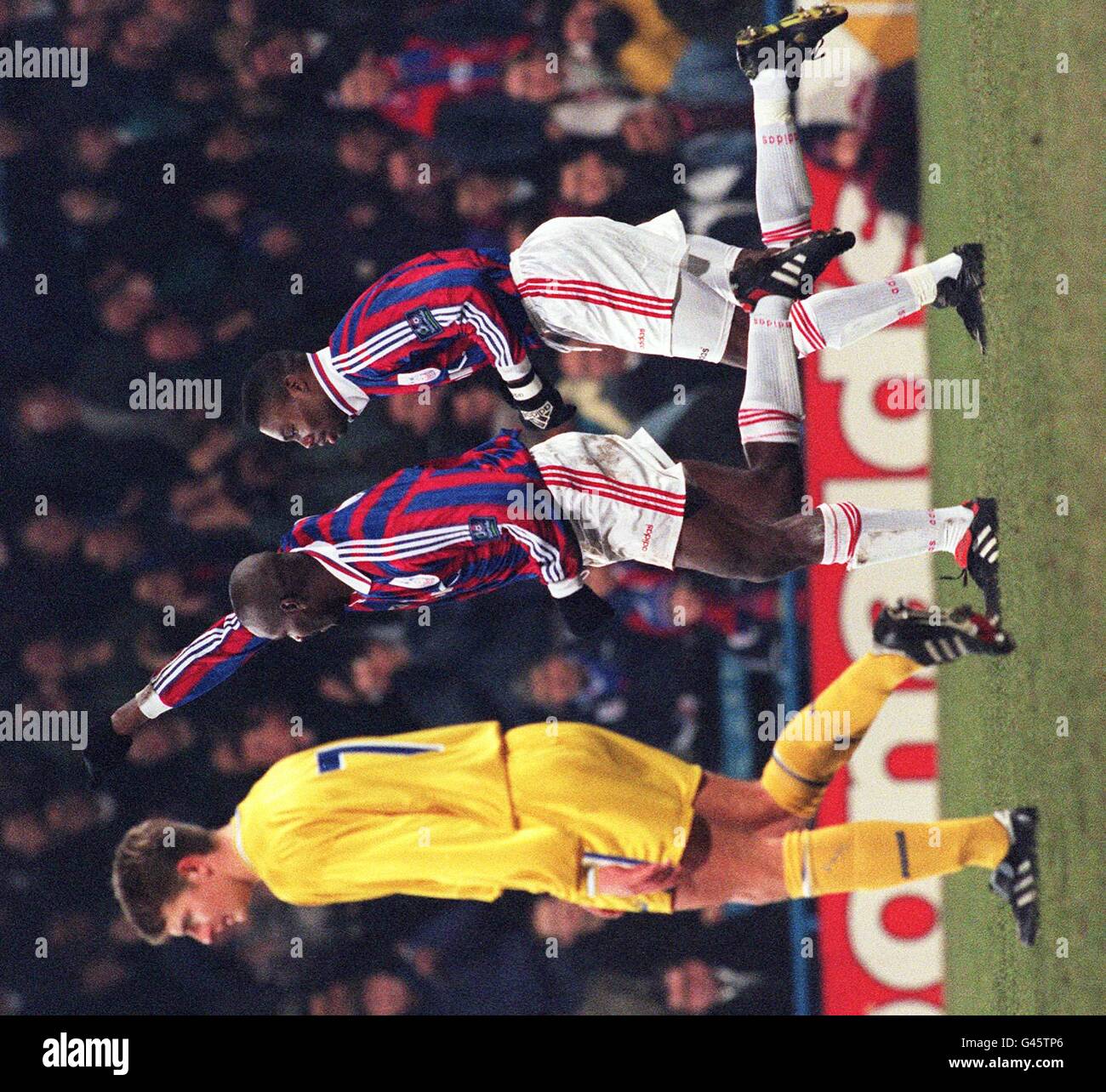 Bruce Dyer (centre) celebrates after scoring from a penalty to equalise for Crystal Palace in tonight's (Tuesday) FA Cup 3rd round match against Leeds, at Selhurst Park. Photo by Adam Butler/PA Stock Photo