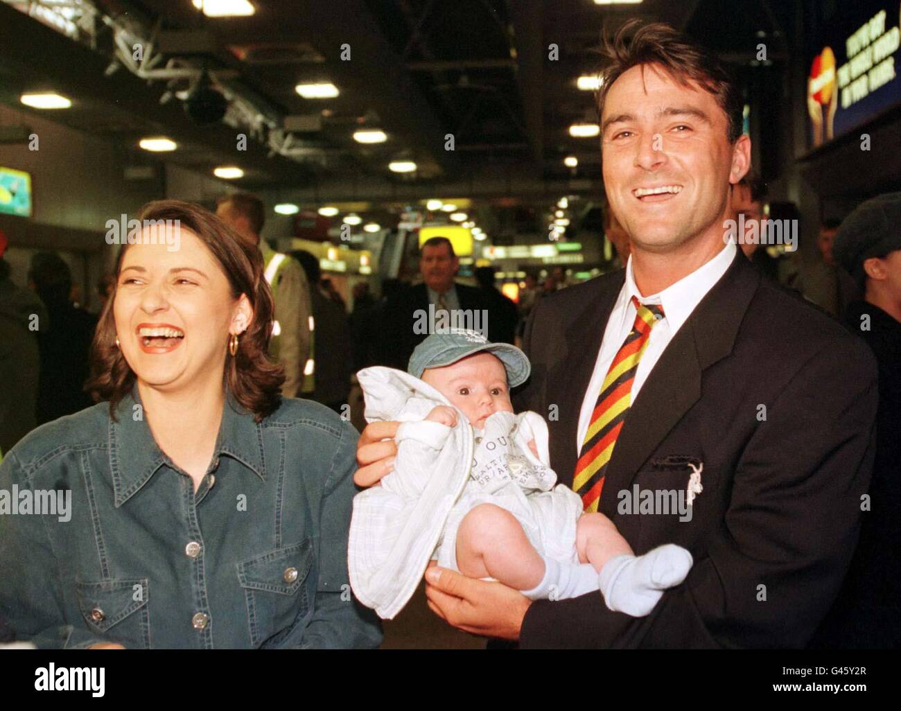 England cricketer graham thorpe with his wife nicola and son hi-res ...