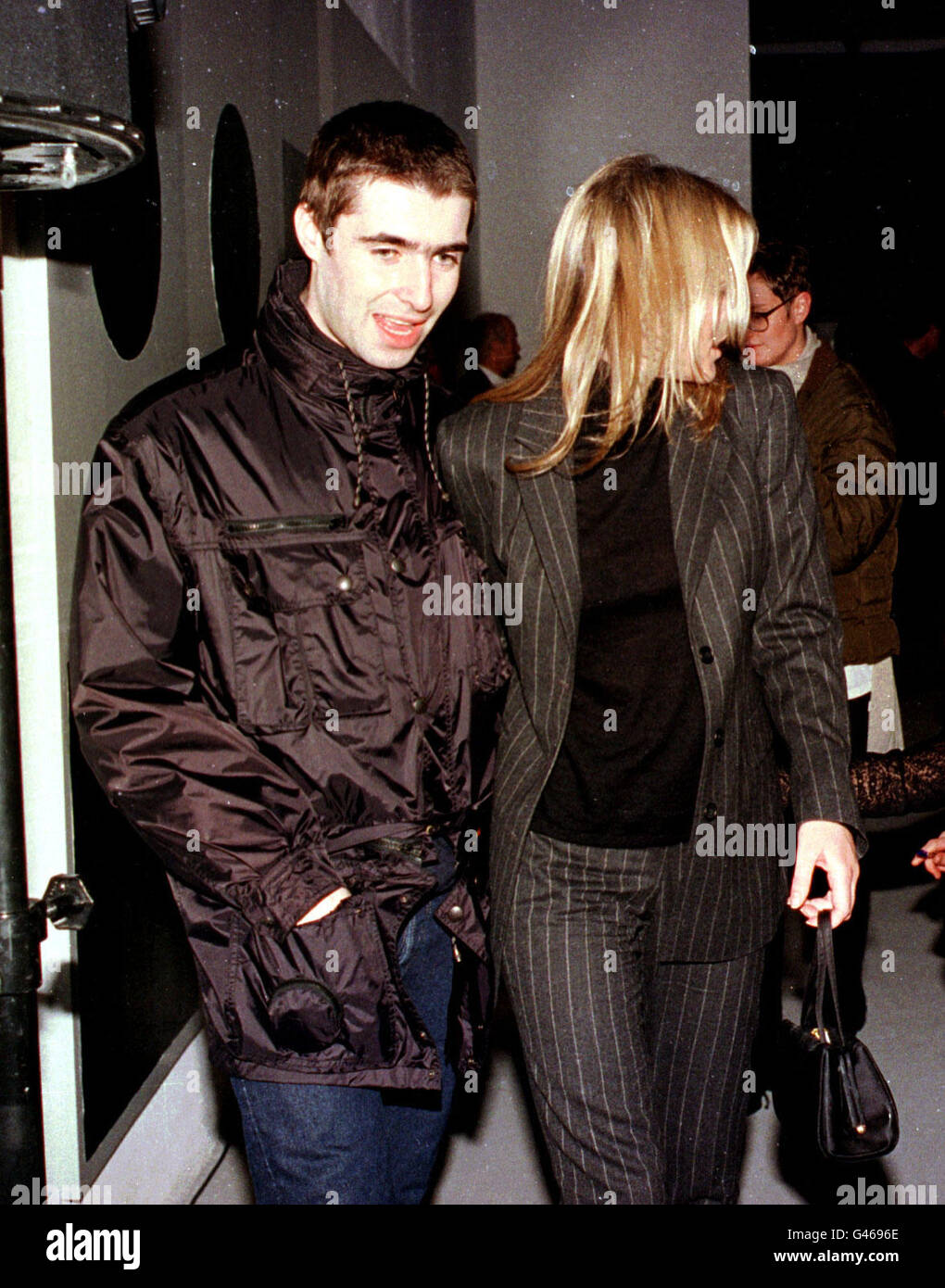 OASIS SINGER LIAM GALLAGHER AND HIS FIANCE PATSY KENSIT ARRIVE AT THE SAATCHI GALLERY IN LONDON FOR THE WAR CHILD CHARITY AUCTION. Stock Photo