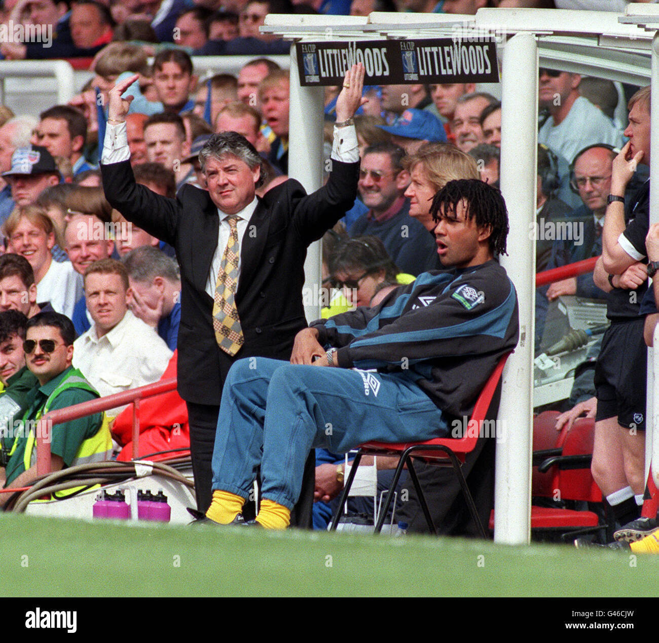 Chelsea V Wimbledon managers Stock Photo Alamy chelsea-v-wimbledon-managers-stock-photo-alamy
