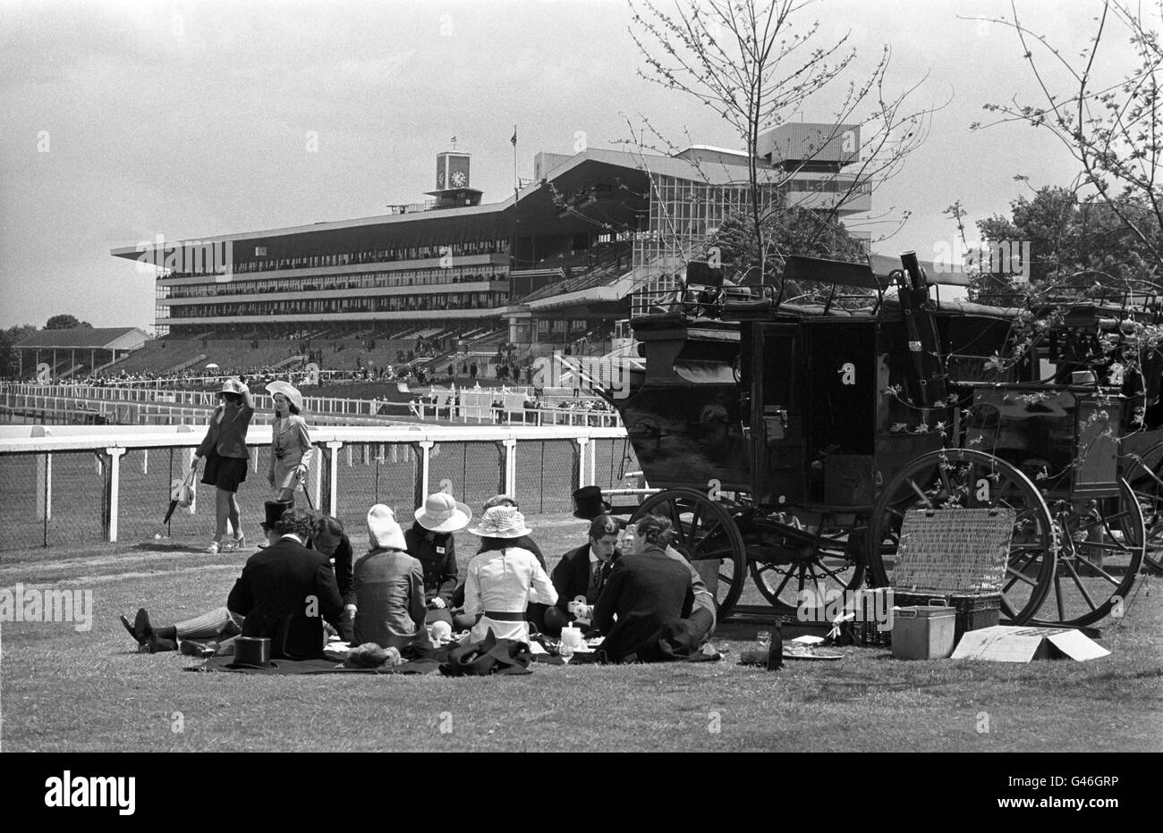 Horse Racing Royal Ascot Ascot Racecourse Stock Photo Alamy