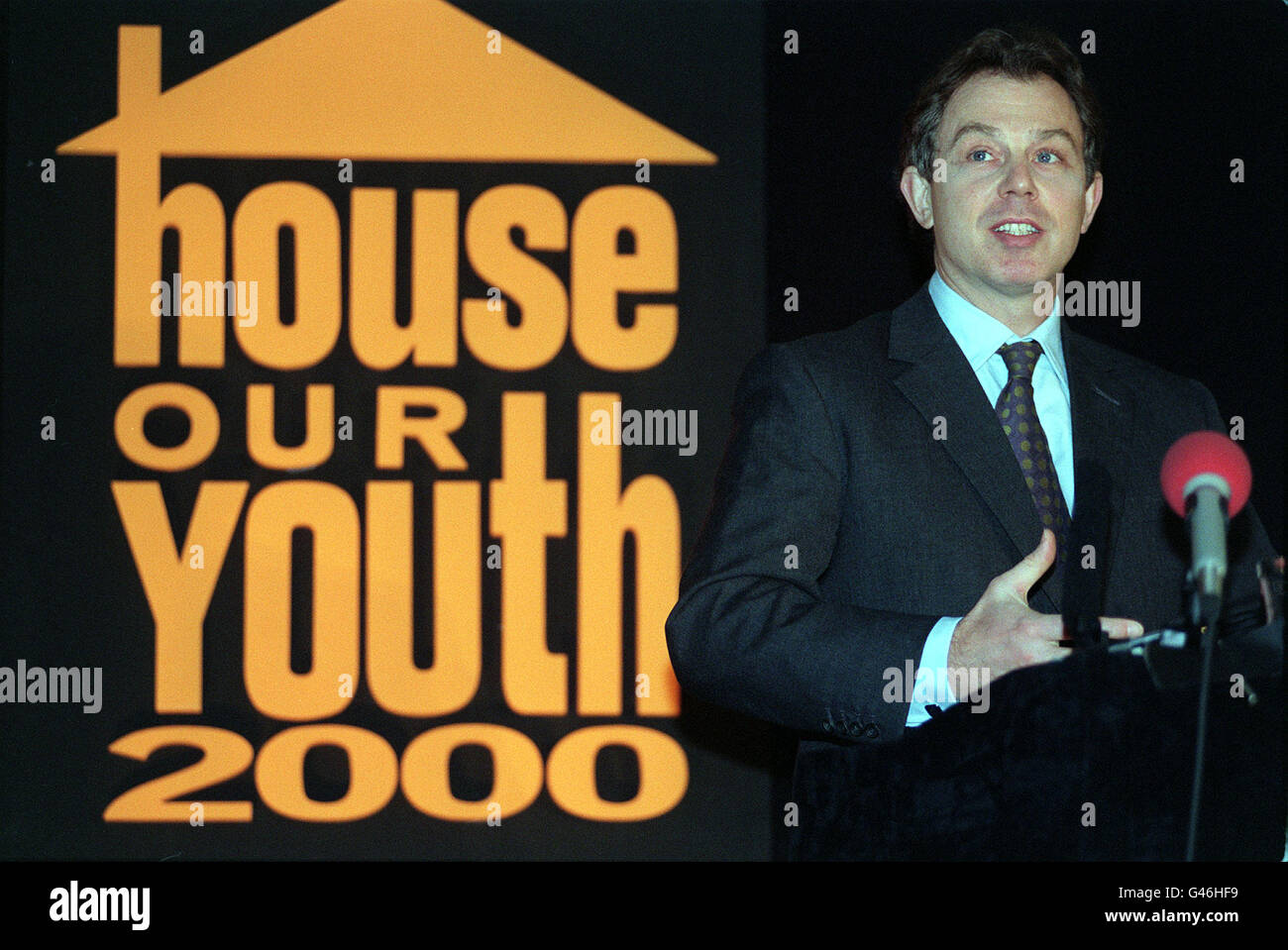 Labour leader Tony Blair addresses the audience at the launch of the NCH Action for Children's House Our Youth 2000 campaign at the Methodist Central Hall in Westminster, London, today (Mon). Photo by Neil Munns/PA. Stock Photo