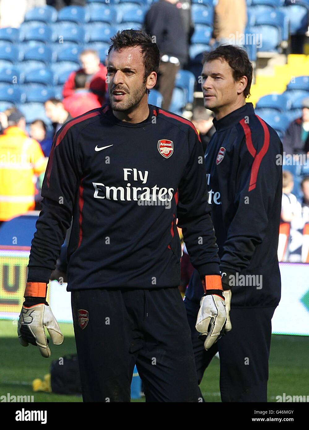 Soccer - Barclays Premier League - West Bromwich Albion v Arsenal - The Hawthorns. Arsenal's goalkeeper Manuel Almunia (left) and Jens Lehmann (right) prior to kick off Stock Photo