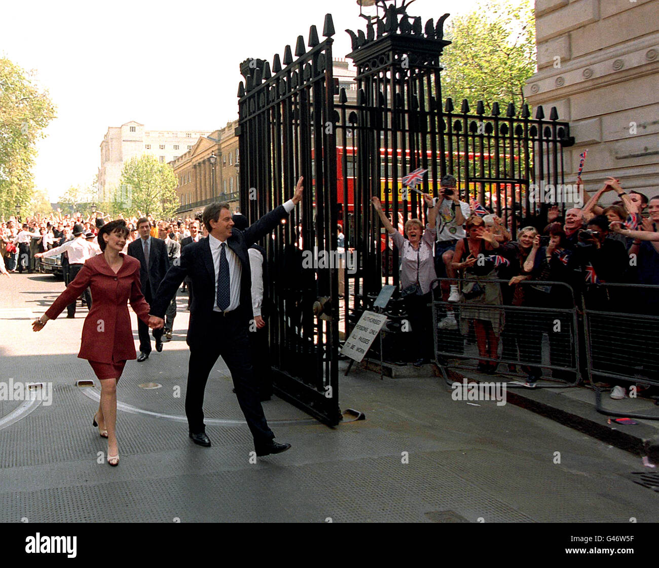 Blair 1997 election downing street hi-res stock photography and images