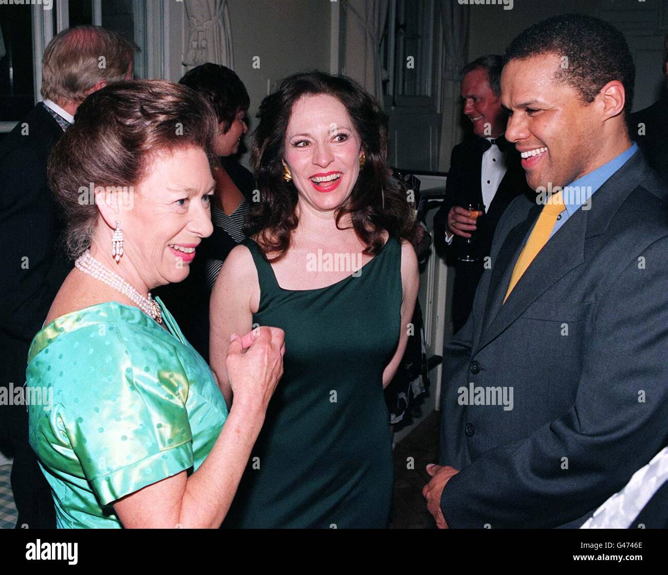 Princess Margaret attended the Royal Westend Premiere to Benefit Charities of Goodby Girl at The Alberty Theatre, St Martins Lane in London tonight (Wednesday). The Princess (left) shares a joke with the shows stars Ann Crumb and Gary Wilmot. Photo by John Stillwell/PA. (WPA Rota pic) Stock Photo