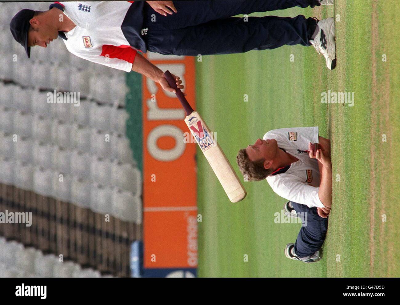 Mike Atherton And Nasser Hussain Hi Res Stock Photography And Images Alamy