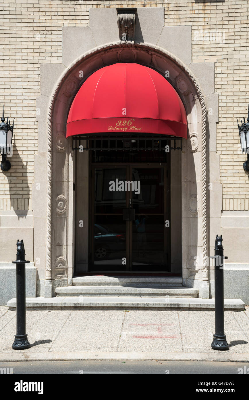 Entrance to Delancey Place Luxury Apartments,  Philadelphia, Pennsylvania, USA Stock Photo