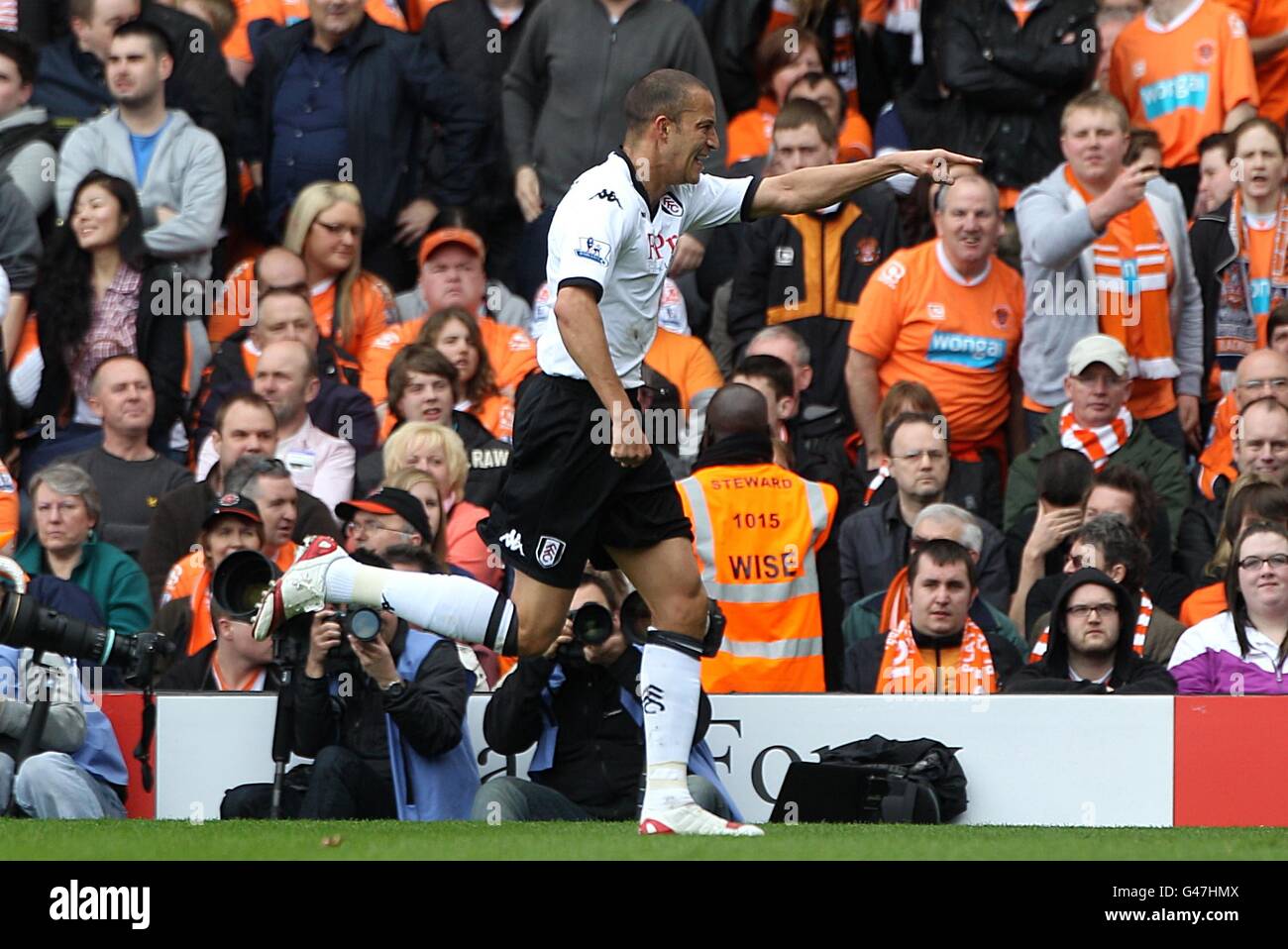 Soccer - Barclays Premier League - Fulham v Blackpool - Craven Cottage. Fulham's Bobby Zamora celebrates scoring their first goal Stock Photo