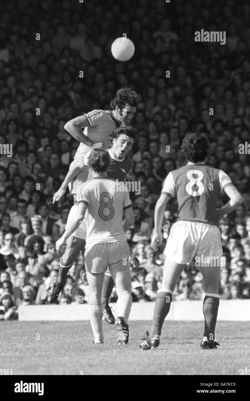 Soccer - League Division One - Arsenal v Nottingham Forest - Highbury Stadium Stock Photo