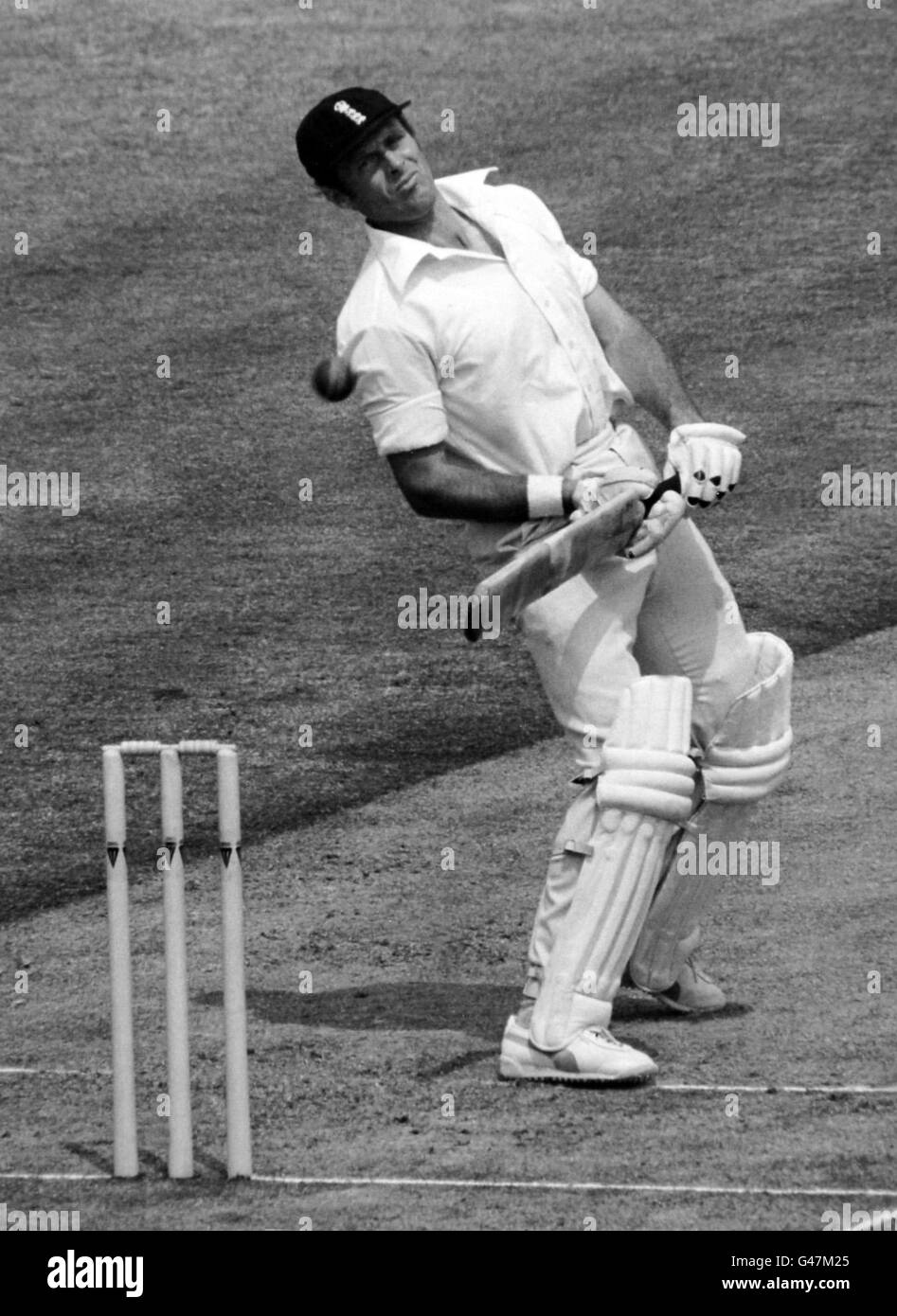 Sport cricket 1970s hires stock photography and images Alamy