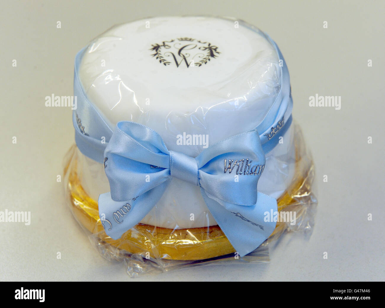 A Royal Wedding souvenir cake from the Royal Collection purchased from Buckingham Palace gift shop, London Stock Photo
