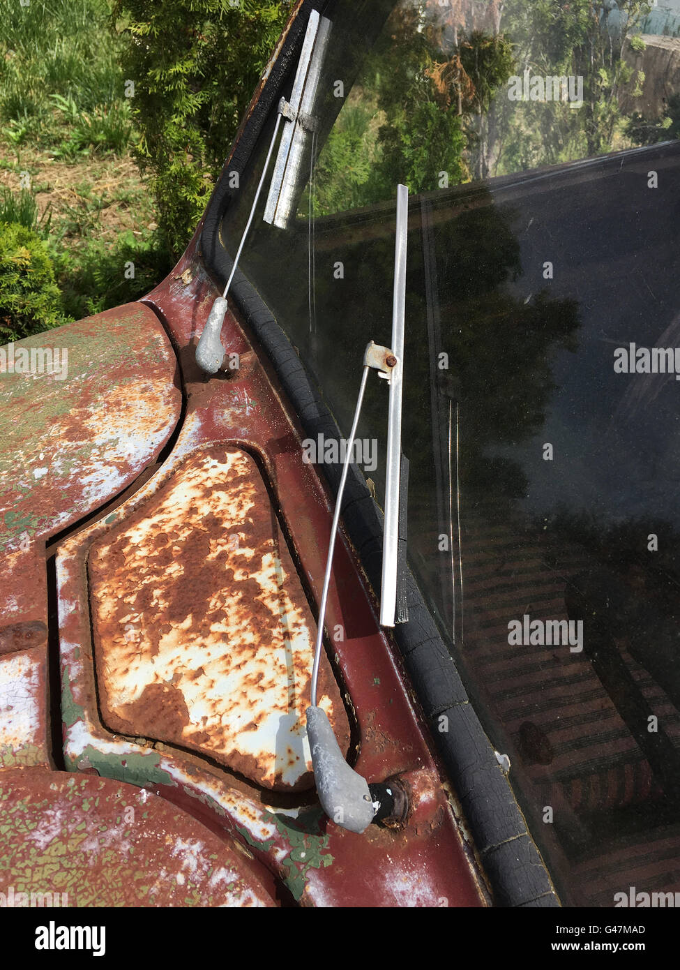 Detail of vintage rust car Stock Photo - Alamy