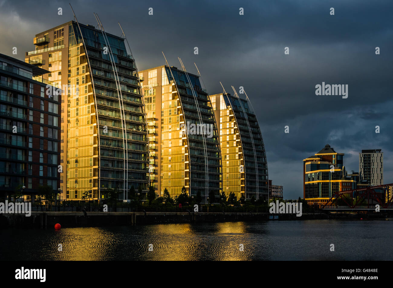 Blocks of flats salford hires stock photography and images Alamy