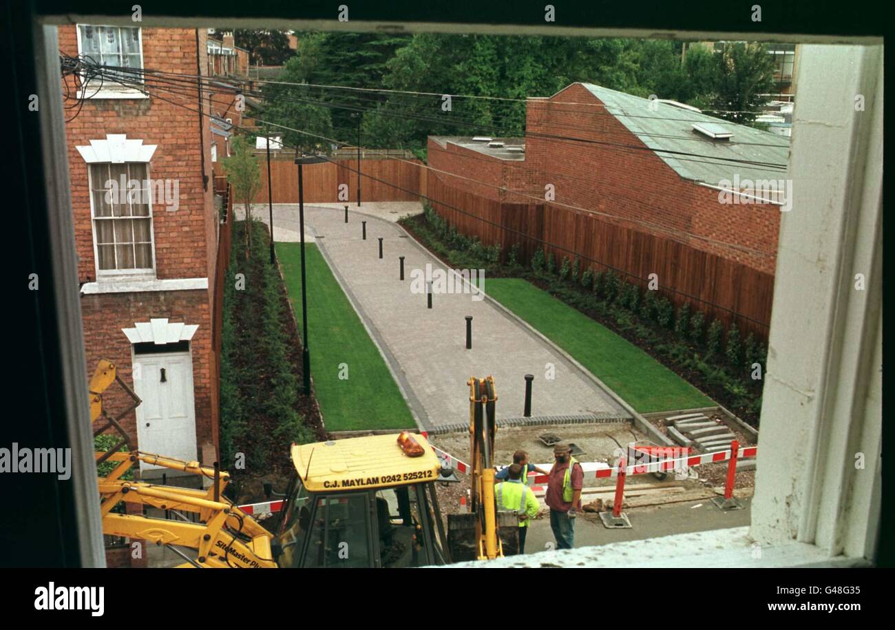 Cromwell street walkway 2 hires stock photography and images Alamy