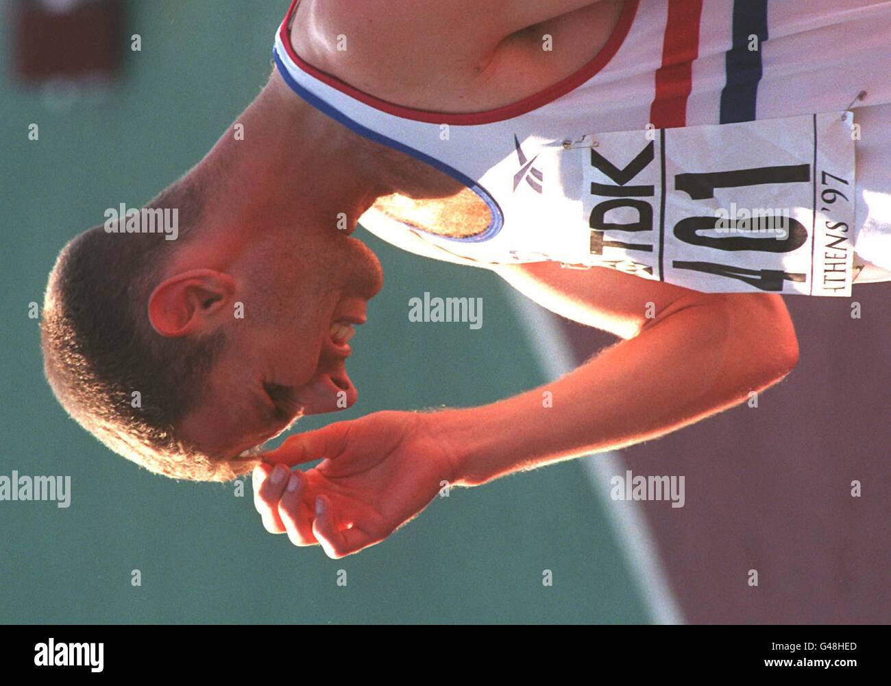 Andy Hart shows his disappointment at being knocked out of the 800m at the World Championships in Athens tonight(Tues).Photo John Giles.PA. Stock Photo