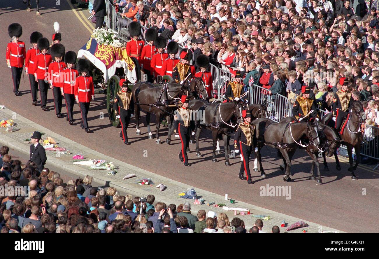 The funeral cortege of Diana, Princess of Wales, makes its way down Carriage Drive, Hyde Park, London, en route to Westminster Abbey. The Princess was killed in a car crash on Sunday. Stock Photo