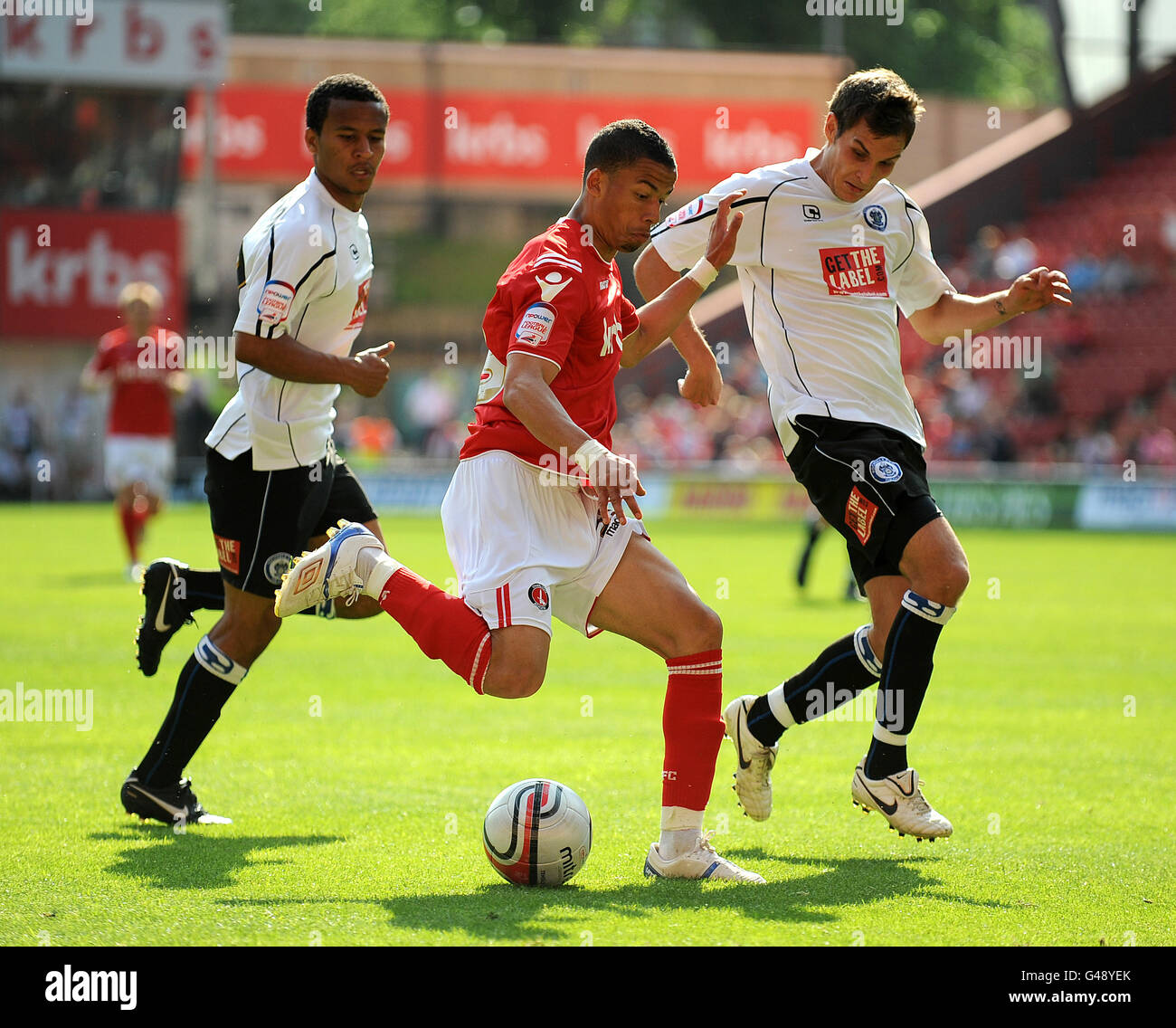 Charlton's Nathan Eccleston attacks the Rochdale goal during the npower football league One match at The Valley, London. Stock Photo