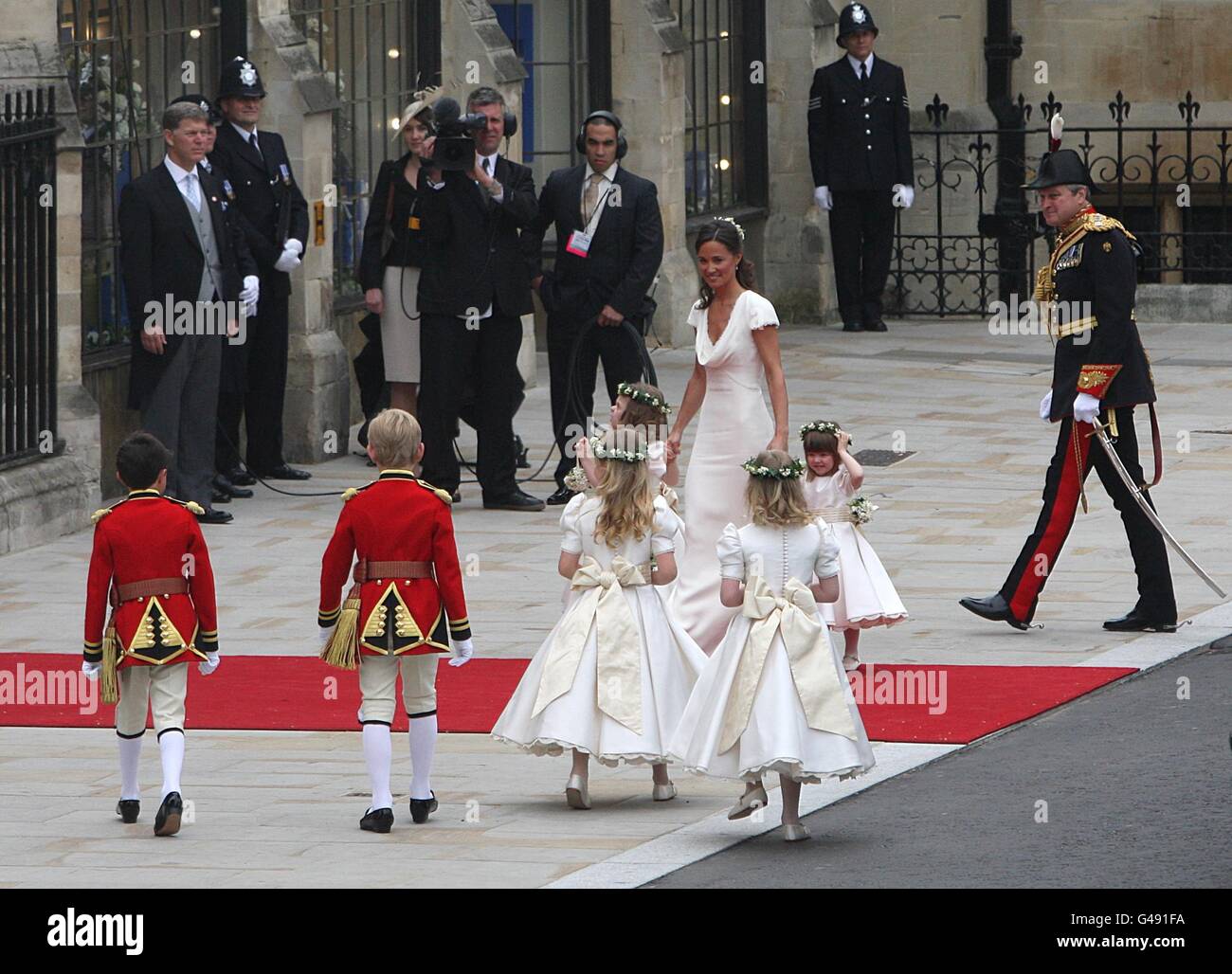 Pippa Middleton arrives at Westminster Abbey with the bridesmaids and page  boys ahead of the wedding between Prince William and Kate Middleton Stock  Photo - Alamy