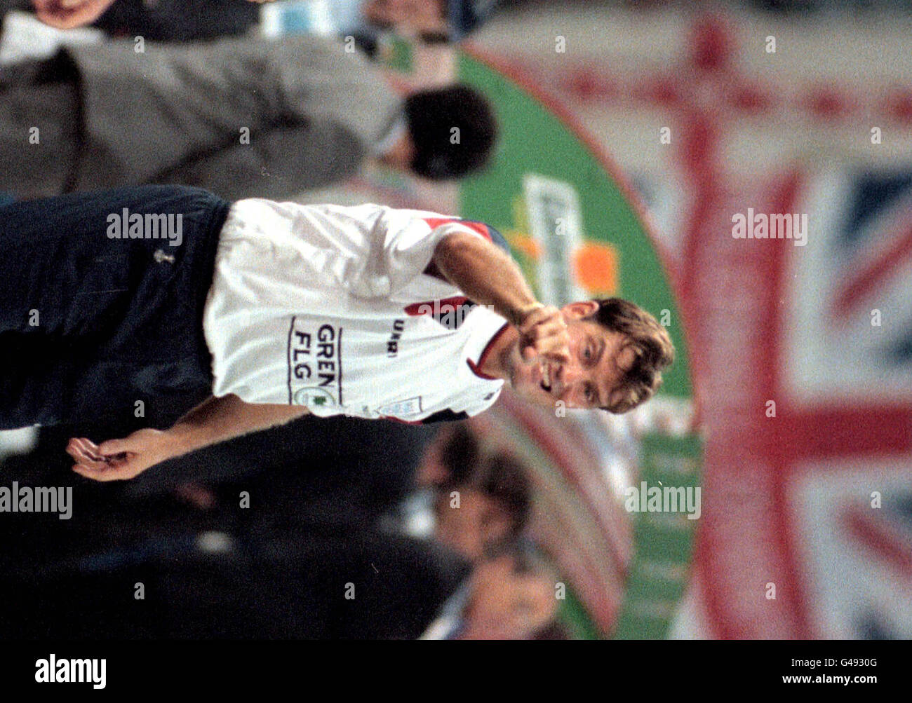Eng/Italy Hoddle celeb. England manager Glenn Hoddle celebrates at the end of tonight's (Sat) World Cup qualifying match. Photo by Adam Butler/PA Stock Photo