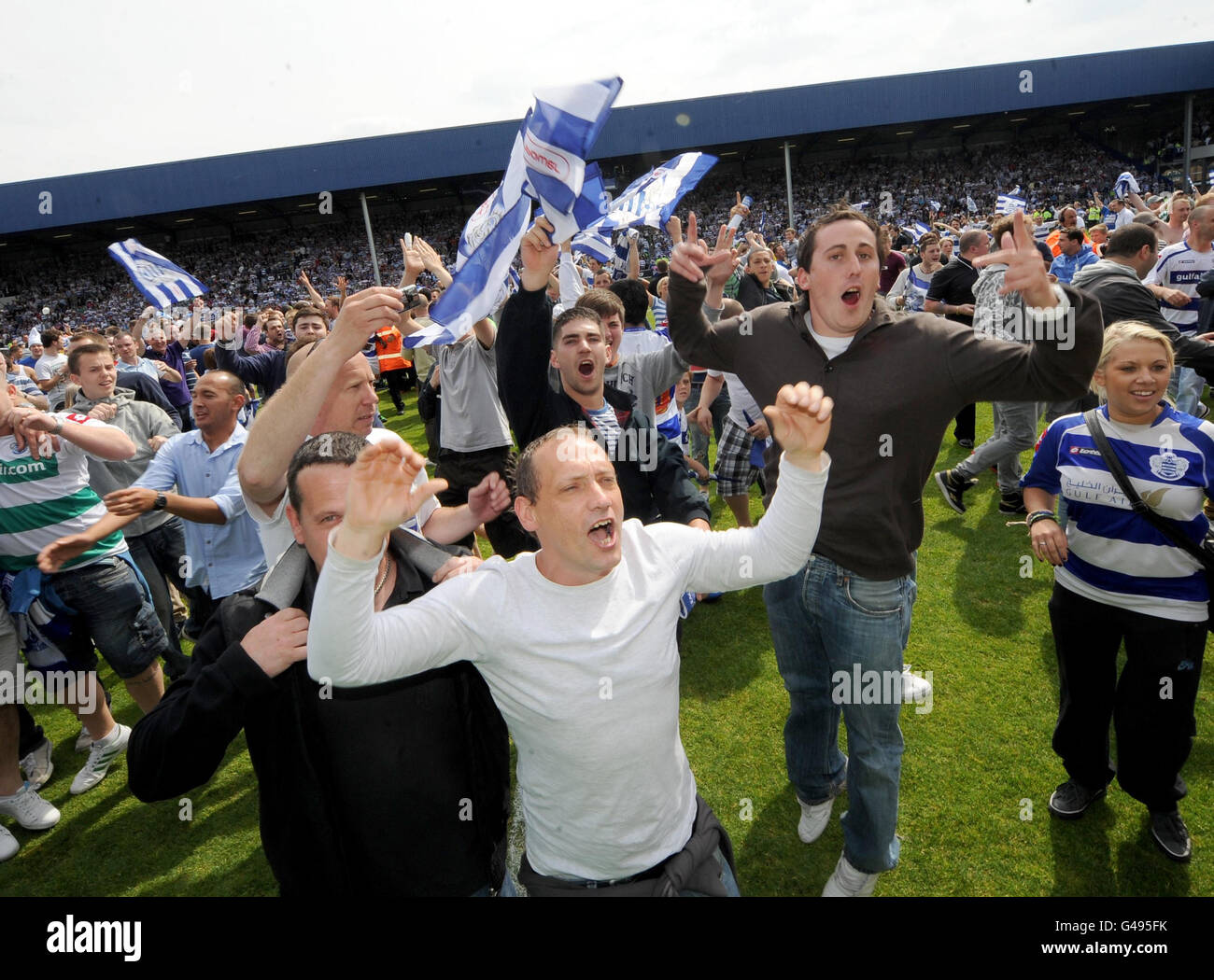 Qpr v leeds hi-res stock photography and images - Alamy