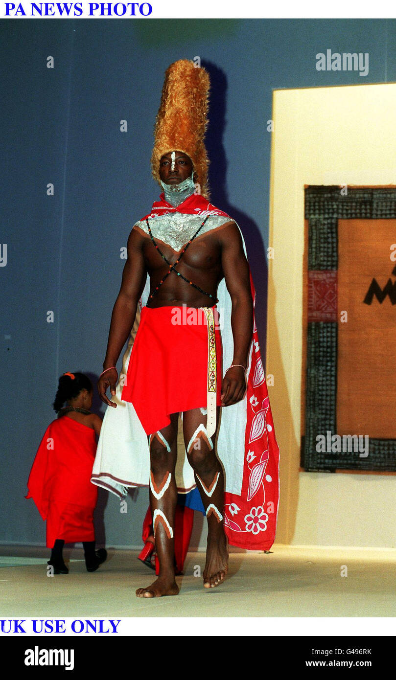 PA NEWS PHOTO 19/10/97 : UK USE ONLY 'PRET-A-PORTER SPRING SUMMER 1998' AFRICAN MOSAIQUE SHOW TO SUPPORT THE ETHIOPIAN CHILDREN'S FUND Stock Photo