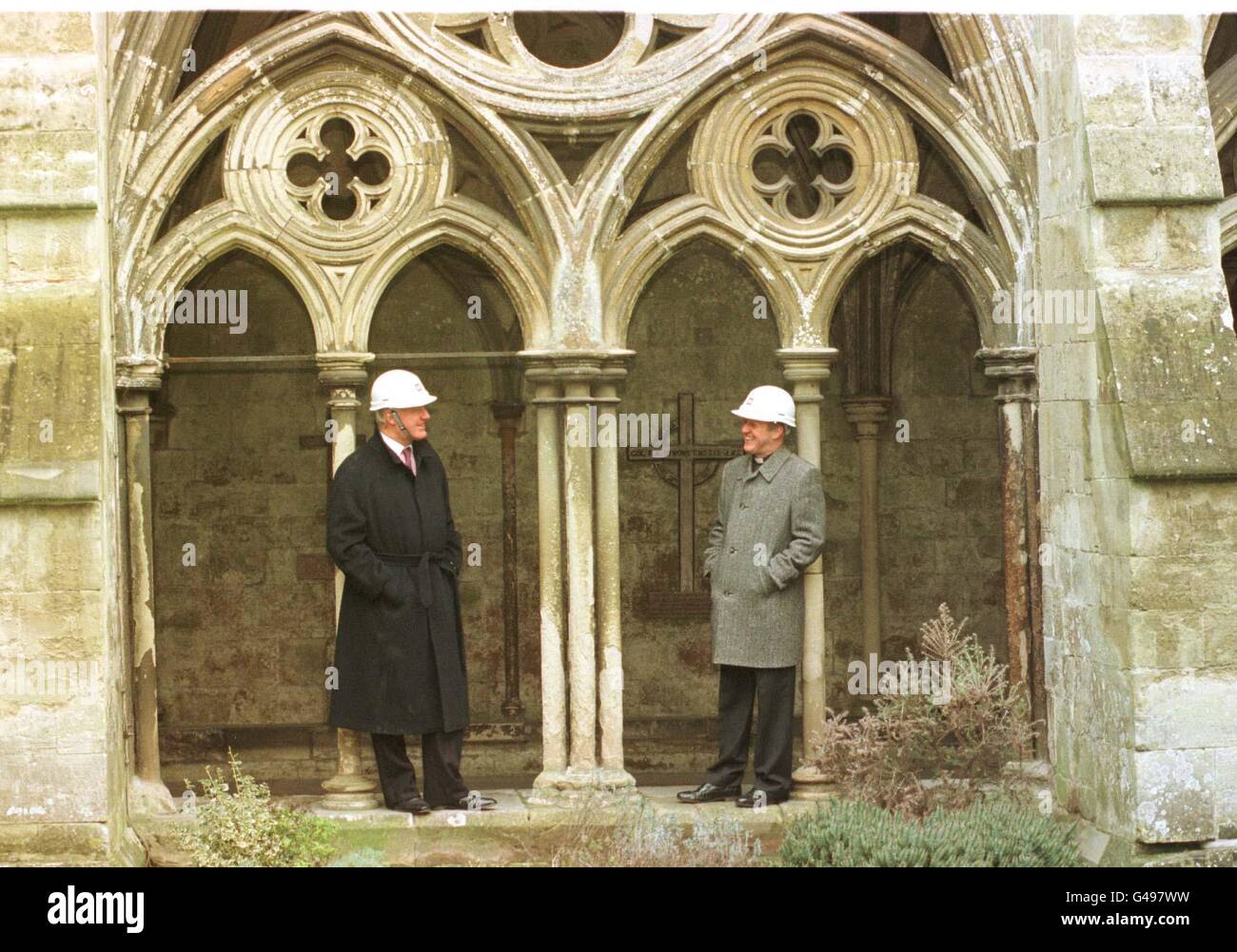 Chairman of English Heritage Sir Jocelyn Stevens (left) and the Dean of Sailsbury at Salisbury Cathedral today (Thursday), where Stevens announced grants for vital repair work on 23 cathederals. Photos by Tim Ockenden/PA. watch for PA story Stock Photo