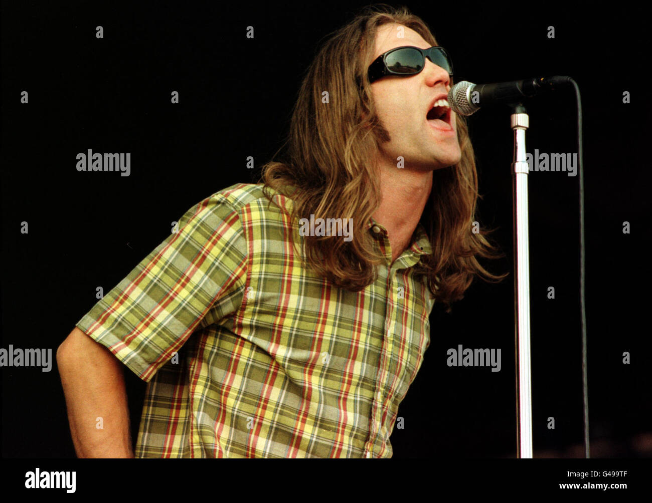 Gary Stringer, lead singer of Reef, during V97 concert at Hylands Park, in Chelmsford. Stock Photo