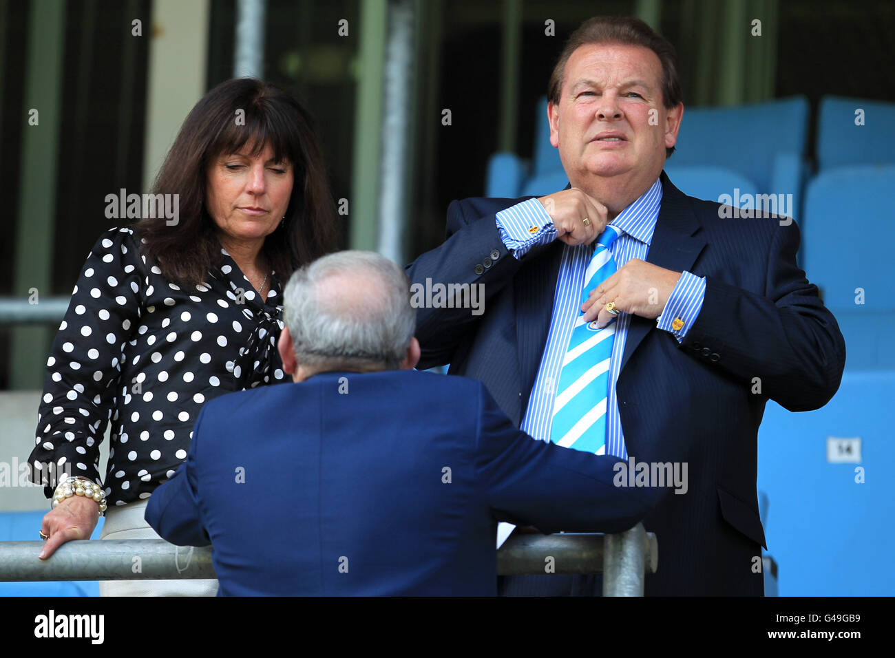 Soccer - npower Football League Championship - Coventry City v Scunthorpe United - Ricoh Arena. Coventry City vice chairman John Clarke (right) in the stands Stock Photo