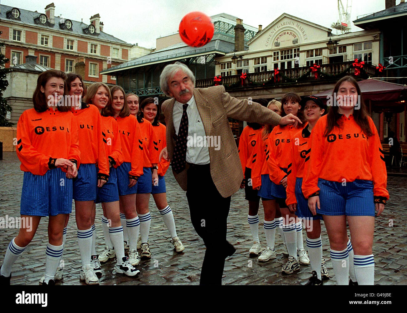 Des lynam hi-res stock photography and images - Alamy