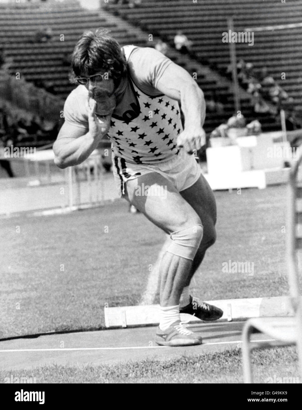 Shot put Black and White Stock Photos & Images Alamy