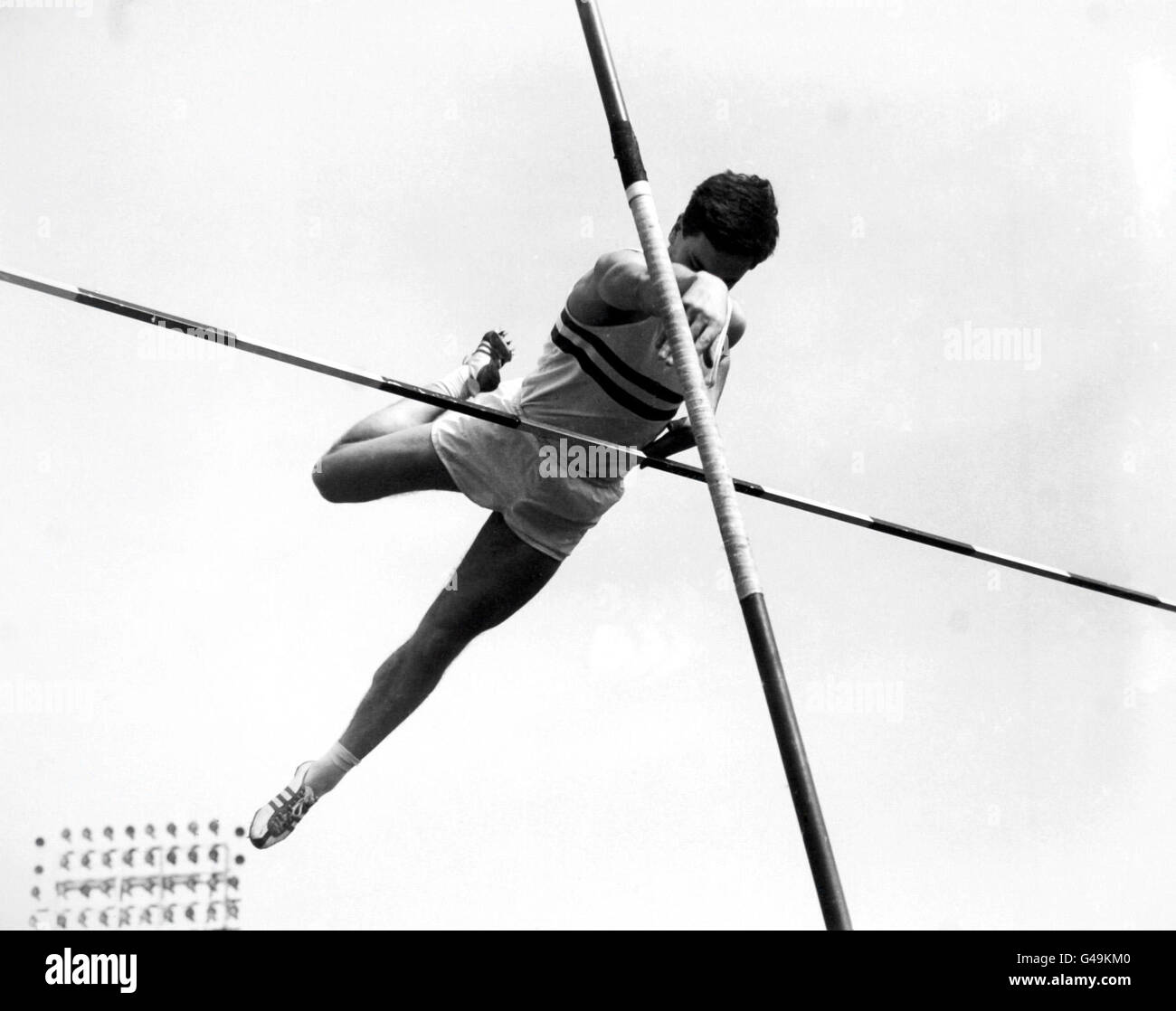 Pole vault Black and White Stock Photos & Images Alamy