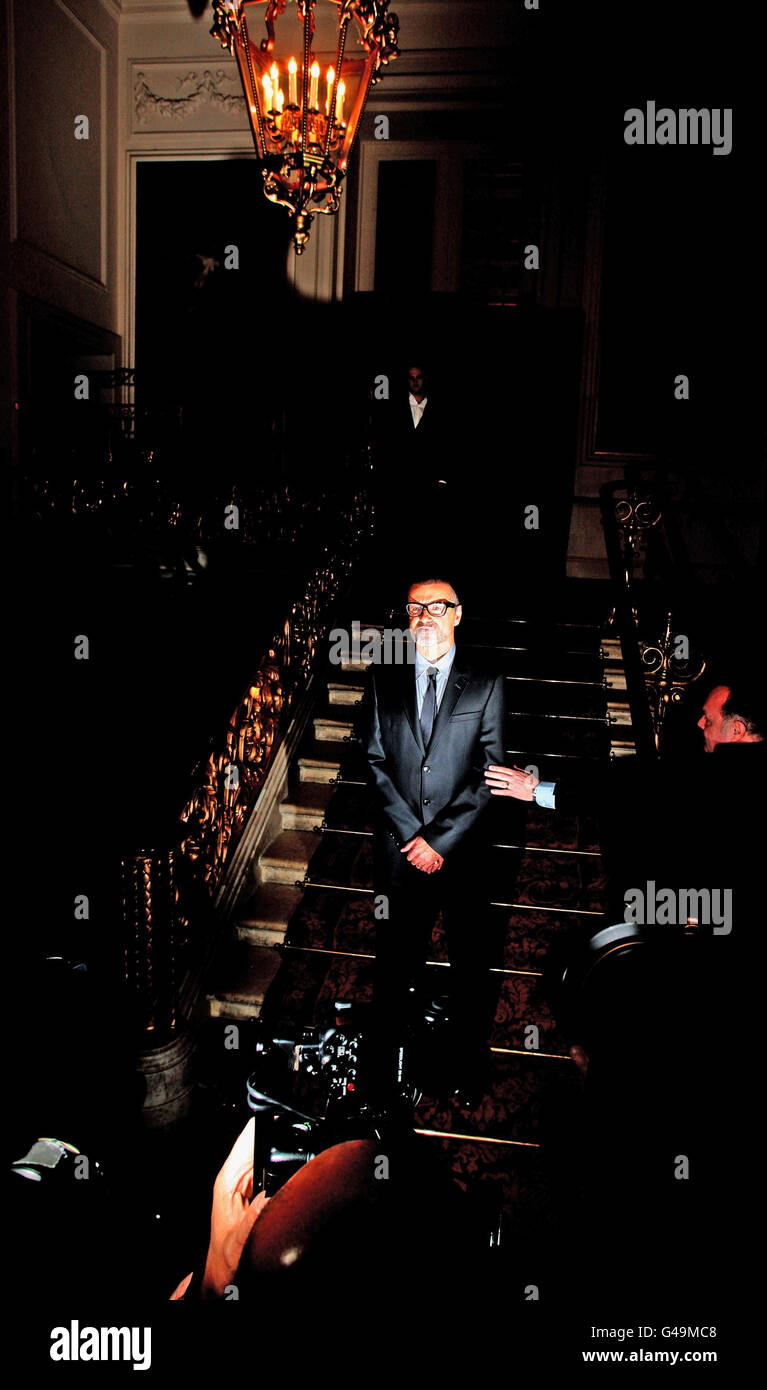 Michael George Opera George michael announces new tour hi-res stock photography and images ...