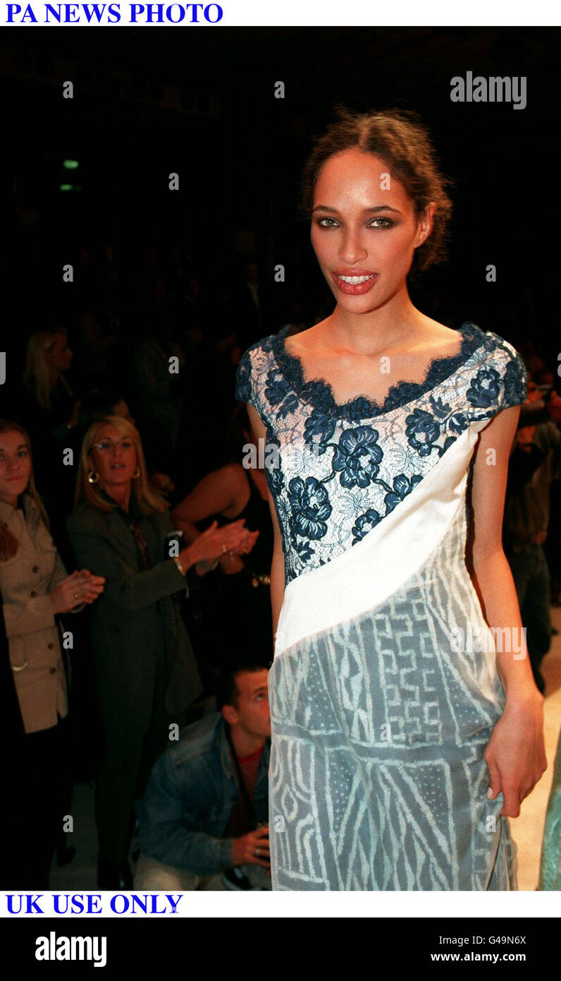 PA NEWS PHOTO 19/10/97 : UK USE ONLY 'PRET-A-PORTER SPRING SUMMER 1998' AFRICAN MOSAIQUE SHOW TO SUPPORT THE ETHIOPIAN CHILDREN'S FUND IN PARIS, FRANCE Stock Photo
