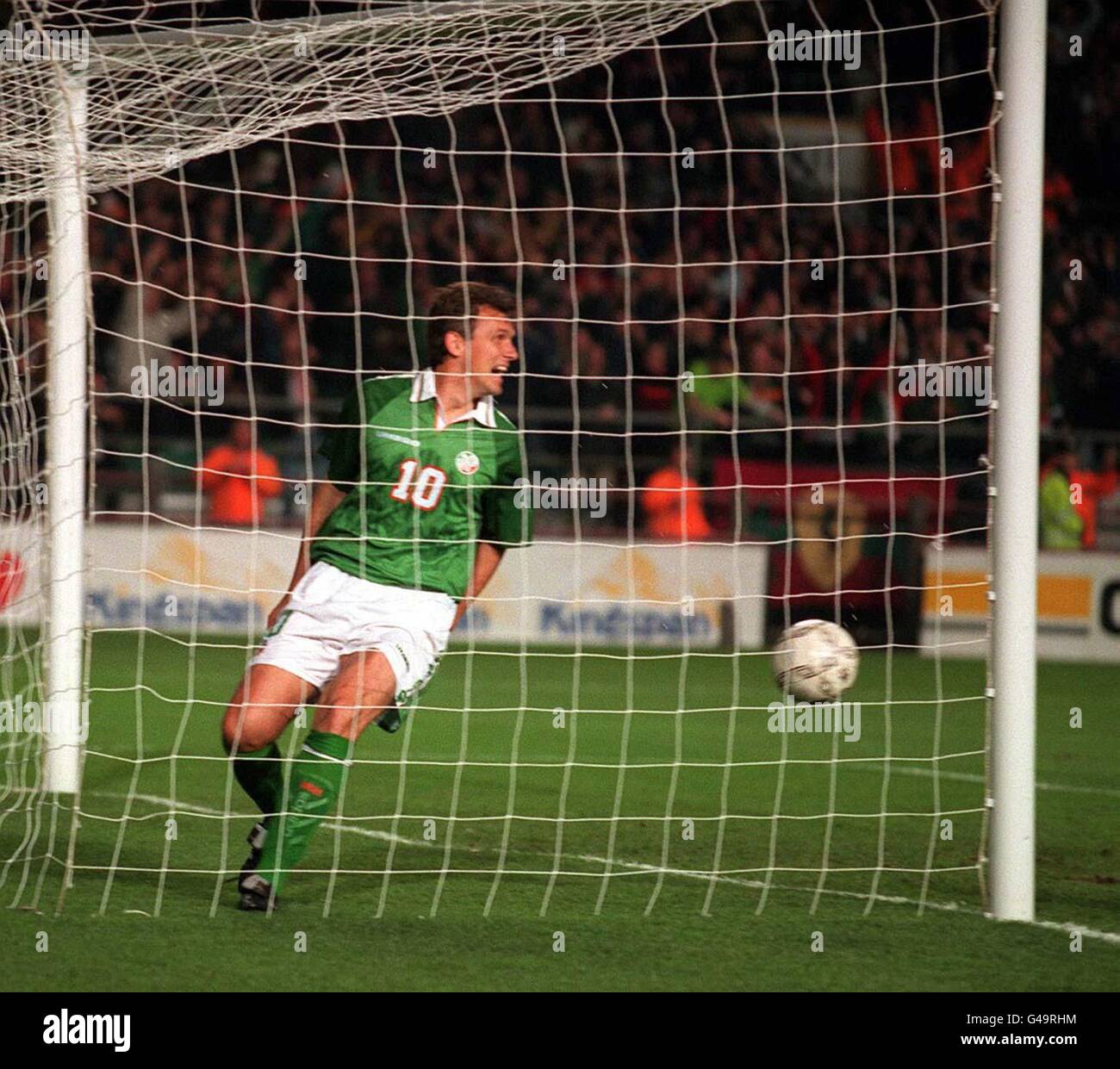 Tony Cascarino Hi res Stock Photography And Images Alamy tony-cascarino-hi-res-stock-photography-and-images-alamy