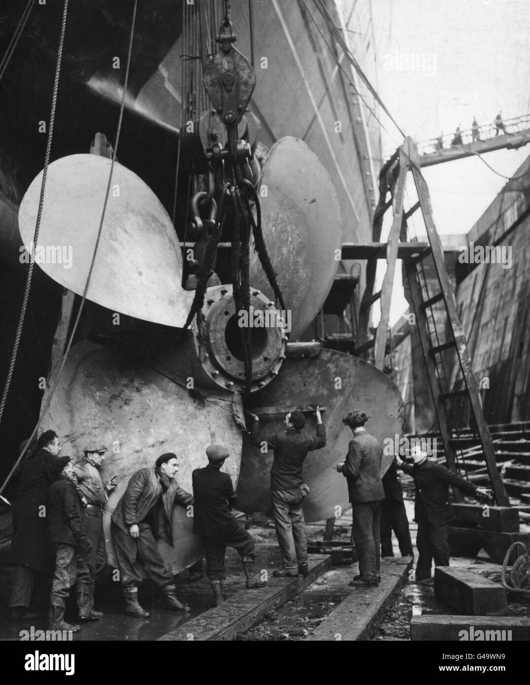 News transport ship Black and White Stock Photos & Images Alamy