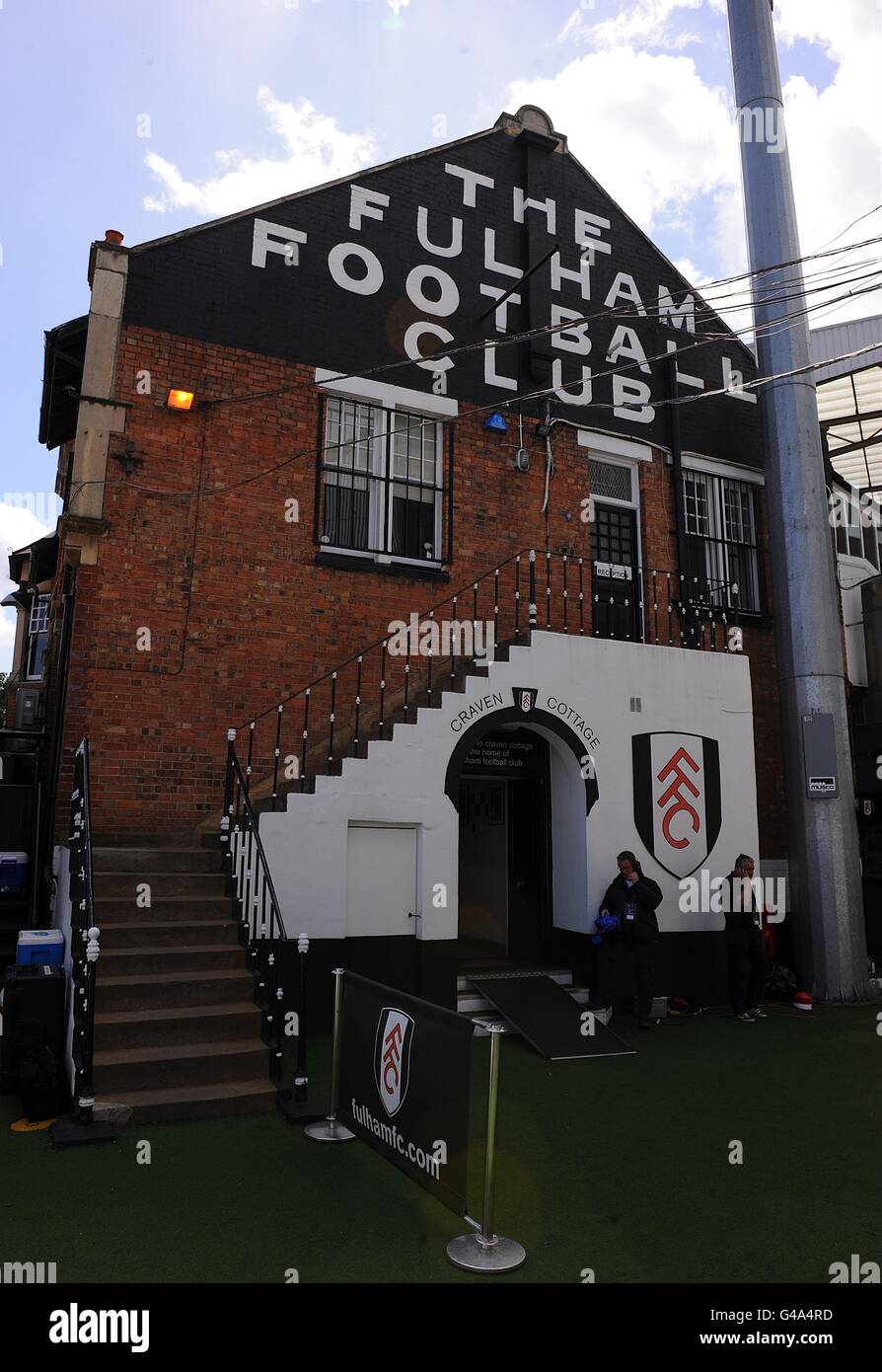 Soccer - Barclays Premier League - Fulham v Arsenal - Craven Cottage Stock Photo