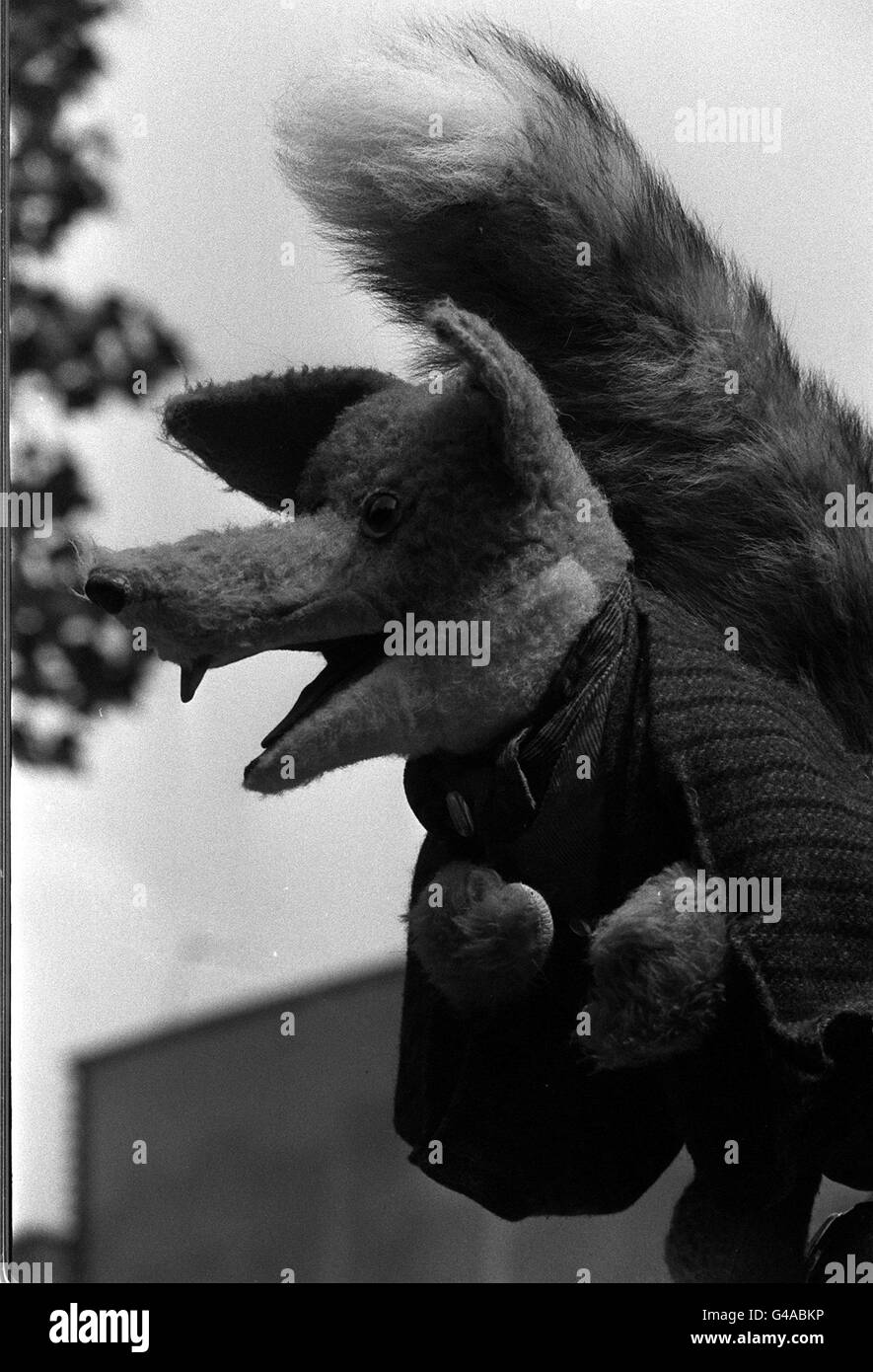 Basil brush tv hires stock photography and images Alamy