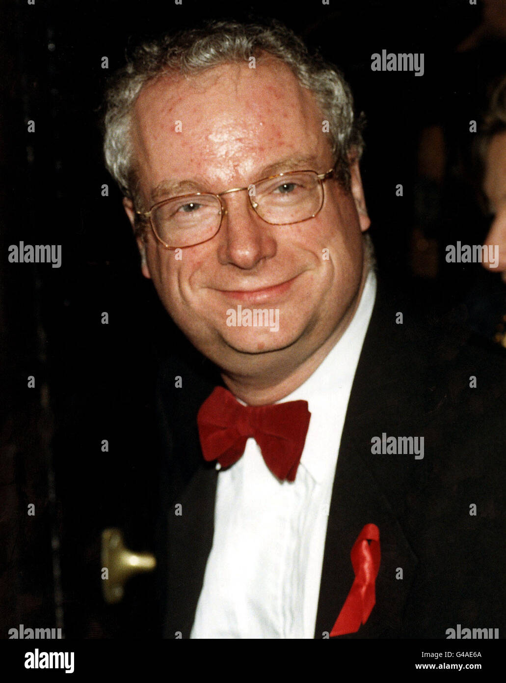 PA NEWS PHOTO 15/1/98 CHRIS SMITH AT THE PARK LANE HOTEL, LONDON AHEAD OF THE GALA REVUE IN CELEBRATION OF THE FORTHCOMING ALBUM 'TWENTIETH CENTURY BLUES - THE SONGS OF NOEL COWARD' WHICH WILL BE RELEASED THROUGH EMI RECORDS. Stock Photo