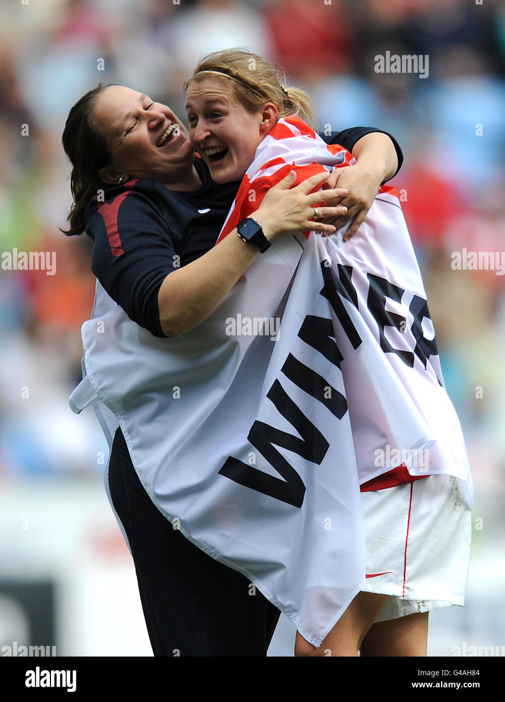 Arsenal Ladies manager Laura Harvey (left) celebrates winning the Women's FA Cup with Ellen White during the Womens FA Cup Final at the Ricoh Arena, Coventry. Stock Photo