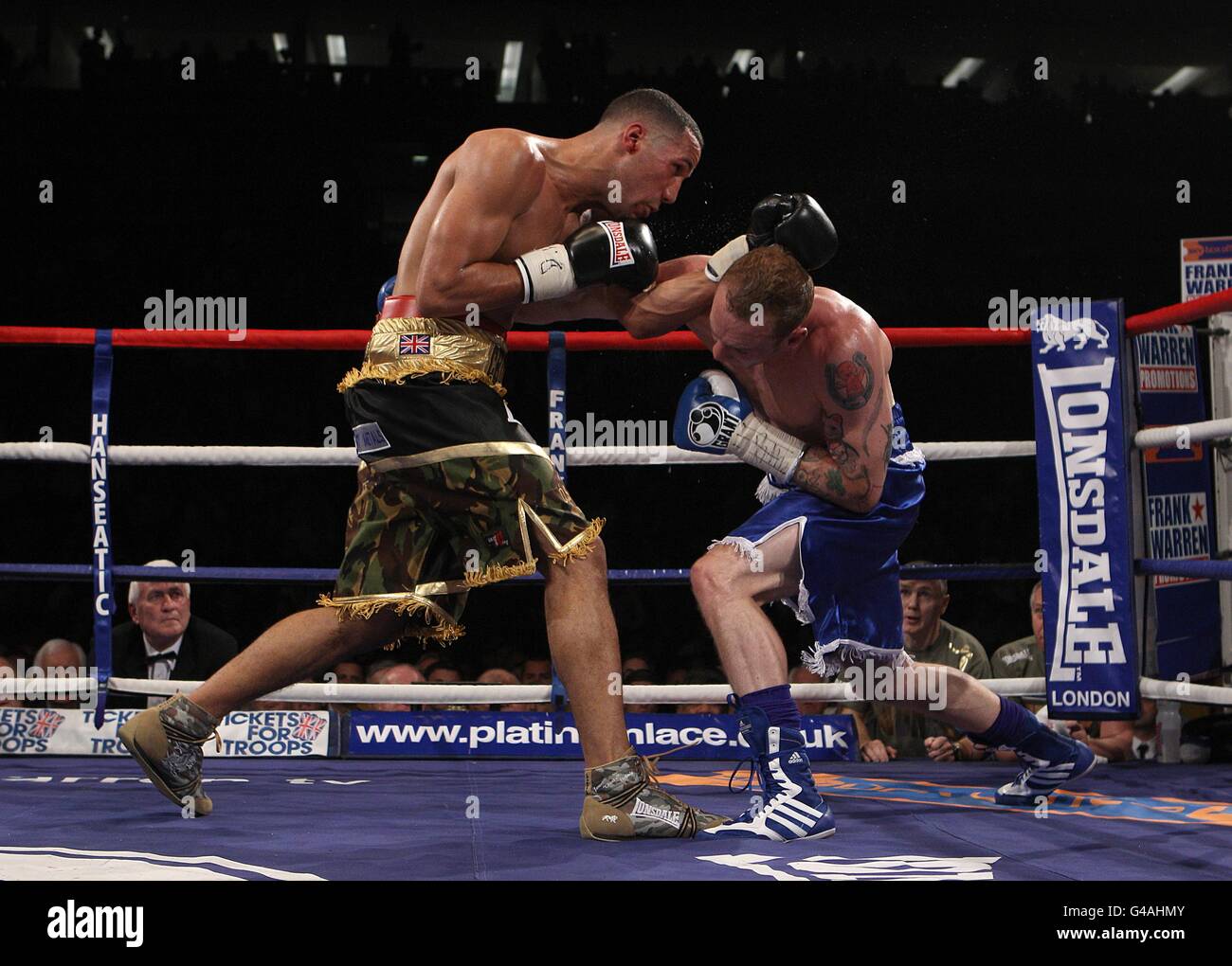 02 Boxing Boxing - This Is It - The O2 Stock Photo - Alamy
