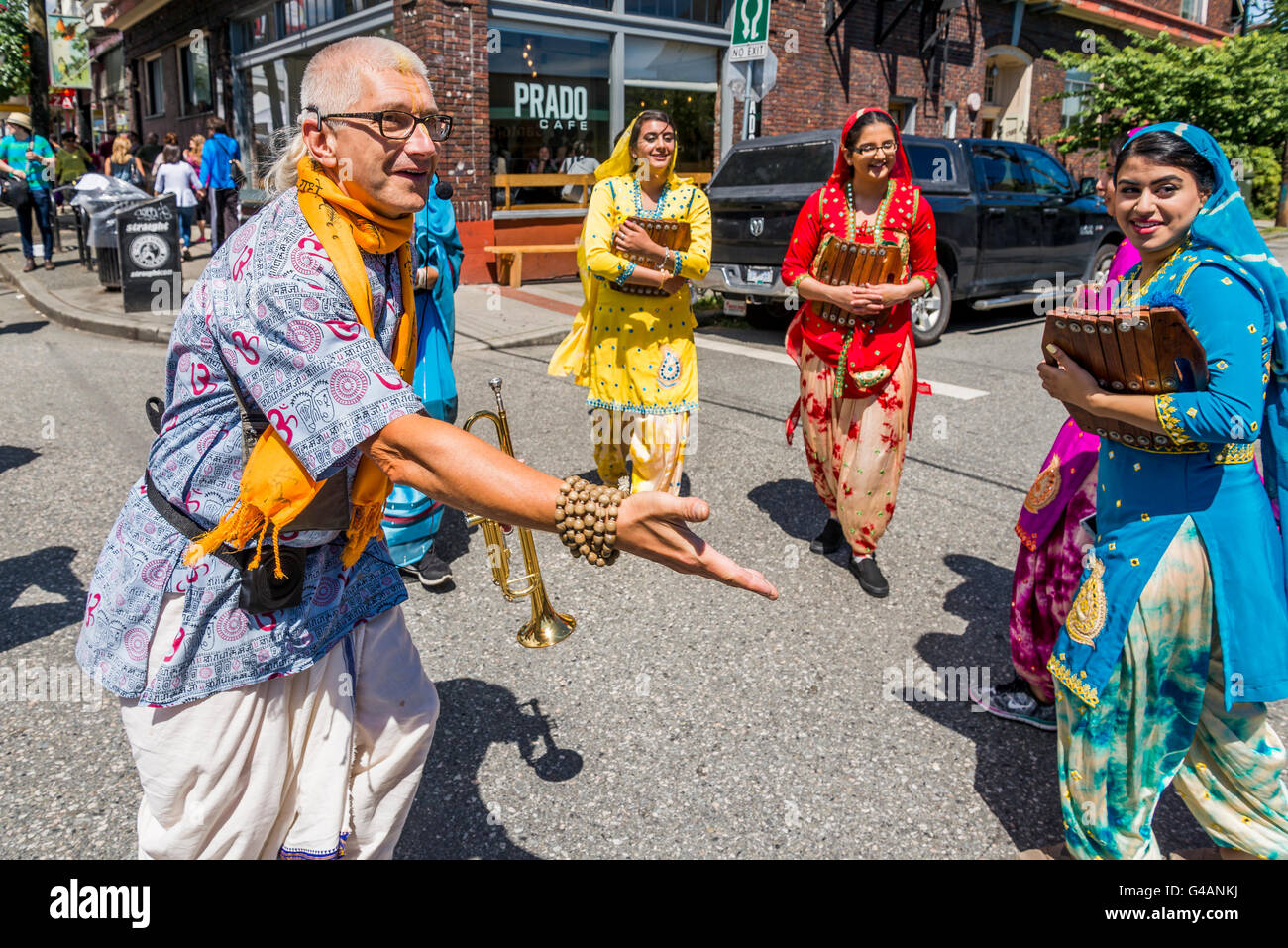 Hare krishna group hi-res stock photography and images - Alamy