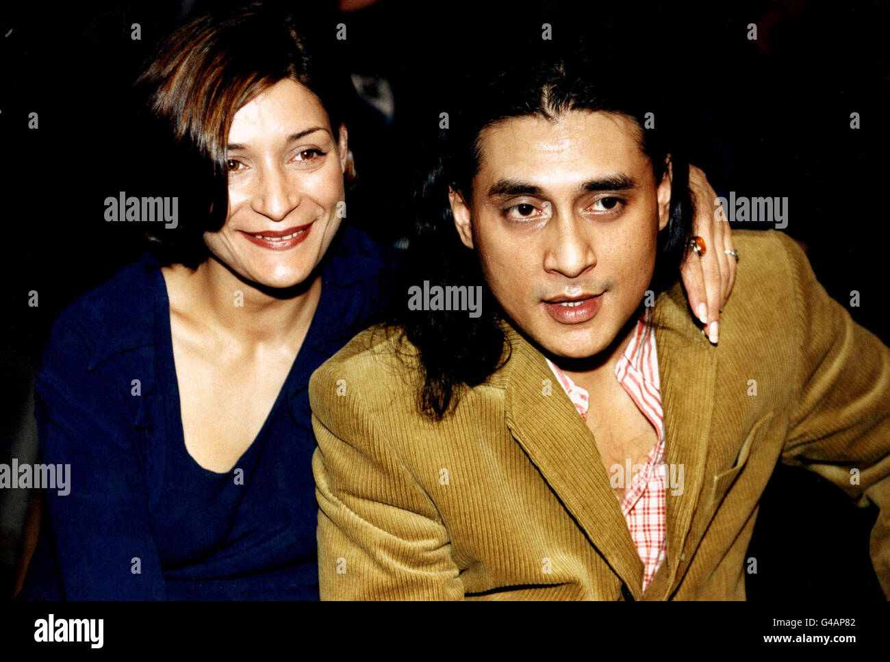 PA NEWS PHOTO 22/01/98 ACTRESS AMITA DHIRI AND ACTOR RAMAN TIKARAM THE